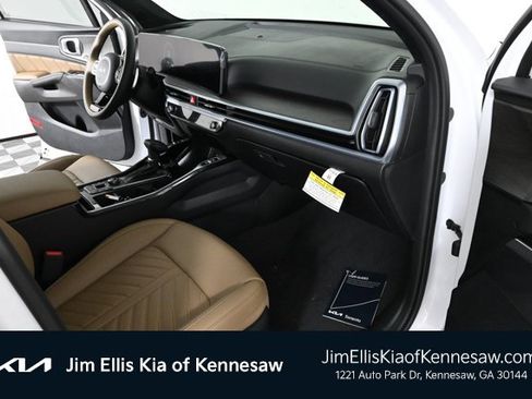 Certified 2024 Kia Sorento SX Prestige w/ Olive Brown Leather Package image 12