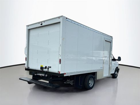 New 2024 Chevrolet Express 4500 w/ Power Convenience Package image 7