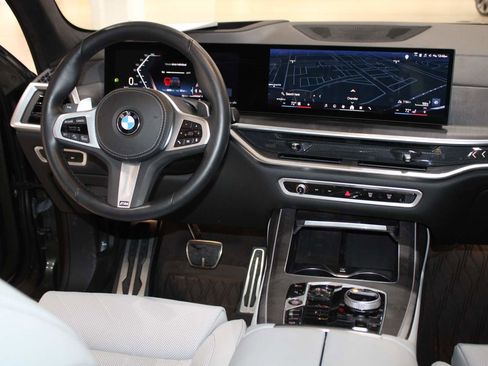 Certified 2024 BMW X7 xDrive40i w/ M Sport Package AWD/4WD image 18