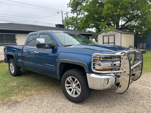 Used 2017 Chevrolet Silverado 1500 LT w/ All Star Edition AWD/4WD image 2
