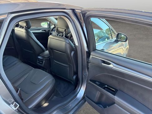Used 2013 Ford Fusion Titanium w/ Titanium Driver Assist Pkg AWD/4WD image 17