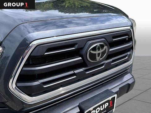 Used 2019 Toyota Tacoma SR5 AWD/4WD image 32