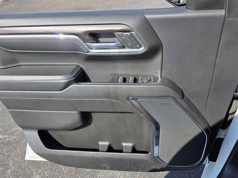 Used 2024 GMC Sierra 1500 SLT image 15