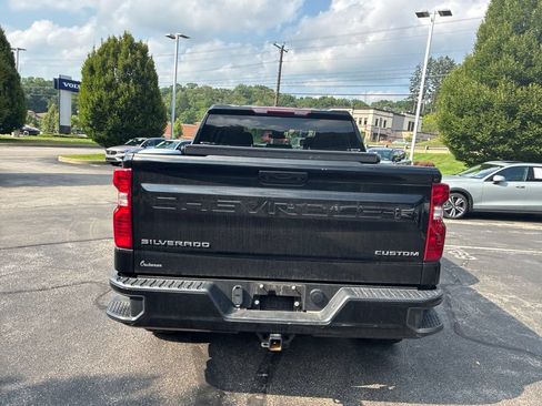 Used 2023 Chevrolet Silverado 1500 Custom AWD/4WD image 4