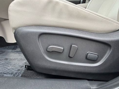 Used 2022 Nissan Rogue Sport SL w/ Premium Package image 11