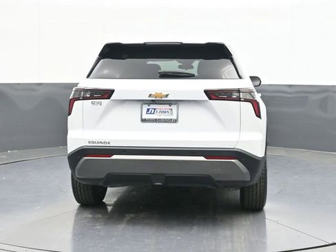 New 2026 Chevrolet Equinox LT FWD image 8
