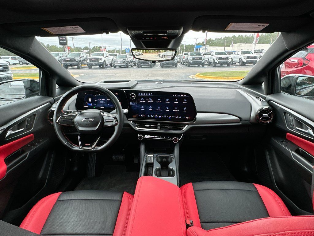 Used 2026 Chevrolet Equinox EV RS w/ Convenience Package II FWD image 3