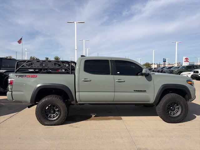 Used 2023 Toyota Tacoma TRD Off-Road w/ Technology Package AWD/4WD image 7