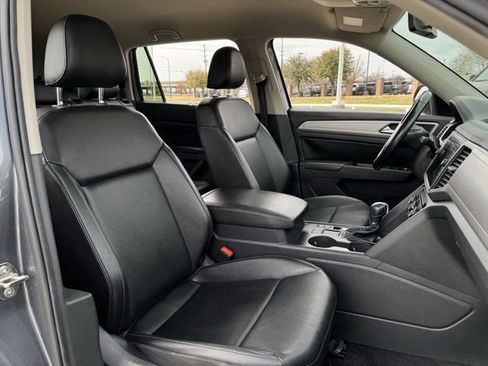 Used 2018 Volkswagen Atlas SE image 33