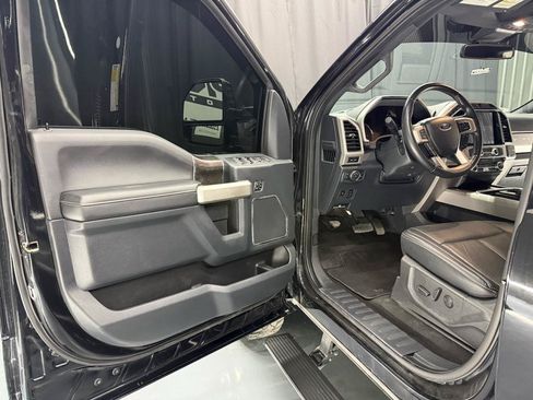 Used 2022 Ford F350 Lariat w/ Lariat Ultimate Package AWD/4WD image 17