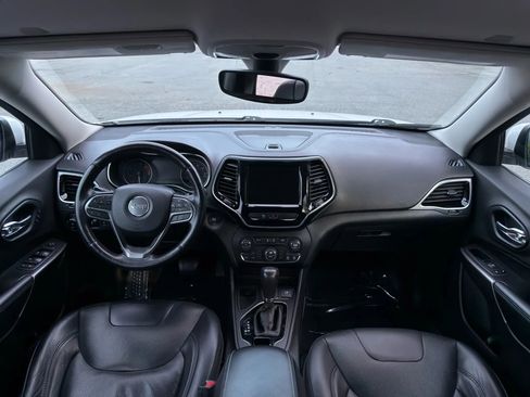 Used 2019 Jeep Cherokee Limited image 29