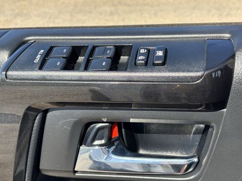 Used 2022 Toyota 4Runner TRD Off-Road Premium AWD/4WD image 23