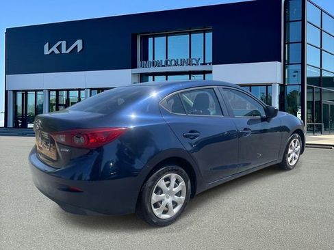 Used 2018 MAZDA MAZDA3 Sport FWD image 6