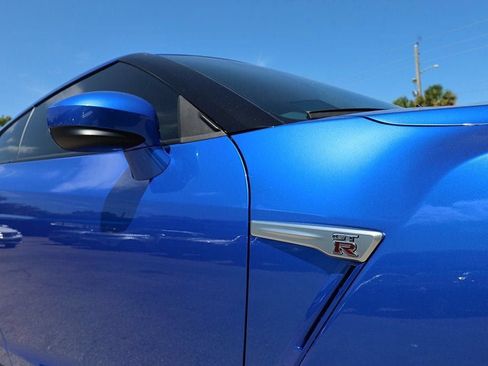 Used 2024 Nissan GT-R w/ Floor Mat Package AWD/4WD image 13