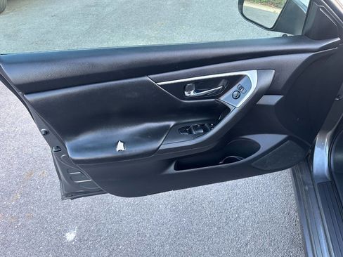 Used 2016 Nissan Altima 2.5 S w/ Power Driver Seat Package image 11