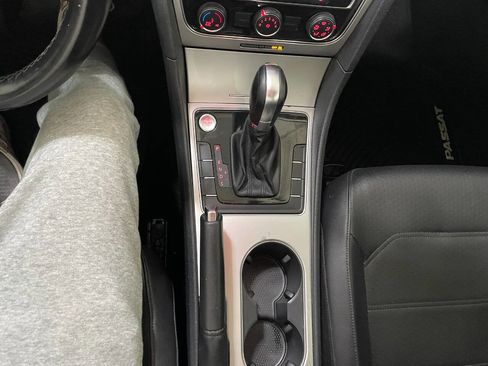 Used 2019 Volkswagen Passat 2.0T Wolfsburg w/ Wheels & Sunroof Package image 35