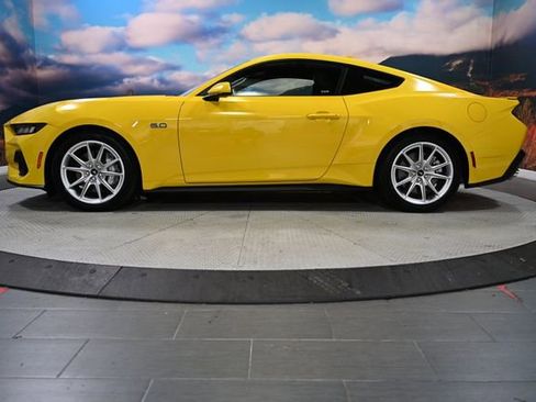 Used 2024 Ford Mustang GT Premium image 4