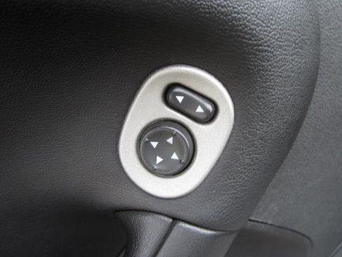 Used 2006 Pontiac Solstice Convertible w/ Premium Package RWD image 14