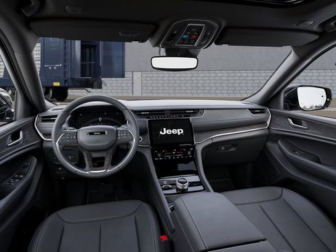 New 2025 Jeep Grand Cherokee Limited image 15