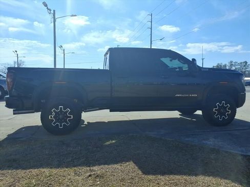 Used 2026 GMC Sierra 2500 AT4X image 8