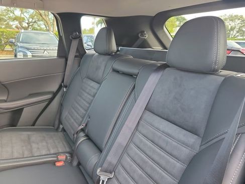 New 2026 Mitsubishi Outlander SE FWD image 13