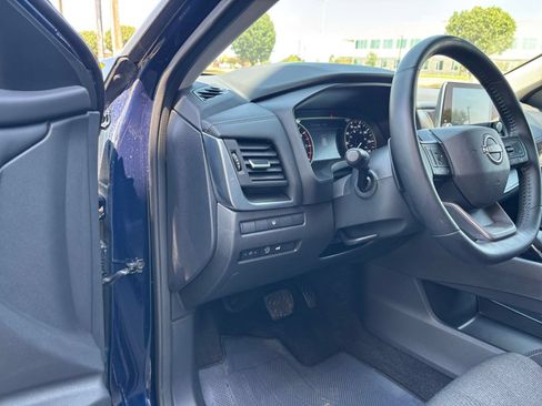 Used 2026 Nissan Rogue SV AWD/4WD image 31
