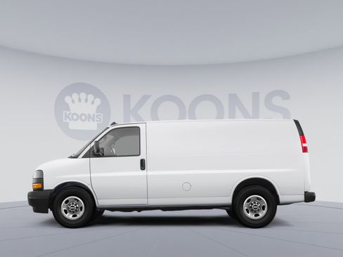 New 2026 GMC Savana 2500 RWD image 2
