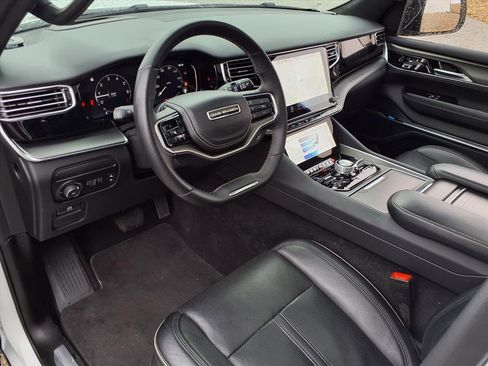 Used 2023 Jeep Grand Wagoneer Series II image 19