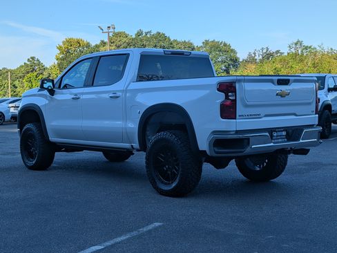 Used 2024 Chevrolet Silverado 1500 LT RWD image 7