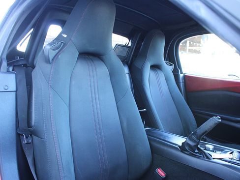 Used 2016 MAZDA MX-5 Miata Club image 24