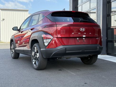 Used 2024 Hyundai Kona SEL AWD/4WD image 3