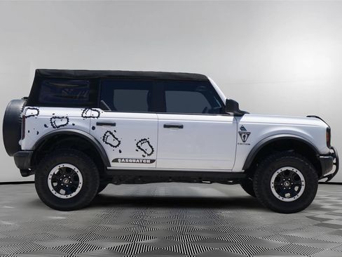 Used 2023 Ford Bronco Black Diamond w/ Sasquatch Package AWD/4WD image 4