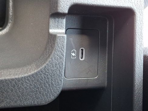 Used 2025 Nissan Versa SV w/ Trunk Package FWD image 28