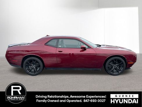 Used 2018 Dodge Challenger SXT Plus image 9