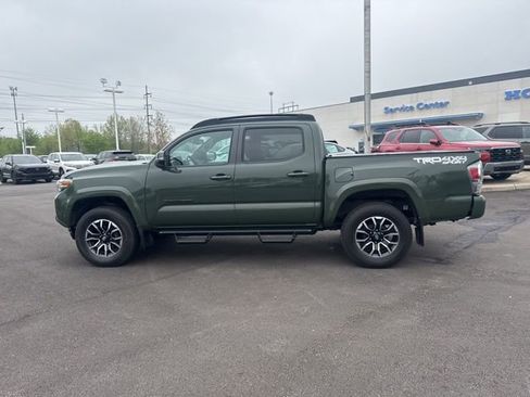 Used 2021 Toyota Tacoma TRD Sport w/ Technology Package AWD/4WD image 15