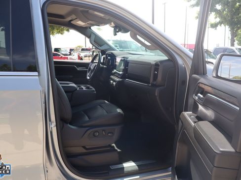 Used 2025 GMC Sierra 1500 SLT AWD/4WD image 27
