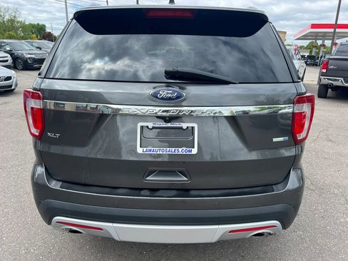 Used 2016 Ford Explorer XLT w/ Equipment Group 202A AWD/4WD image 8