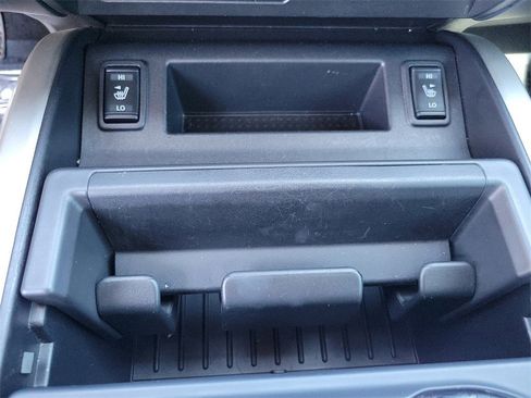 Certified 2024 Nissan Titan SV image 15