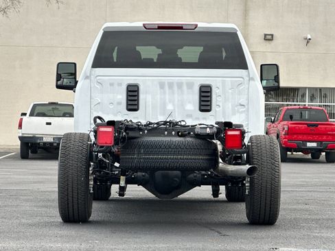 New 2026 GMC Sierra 3500 Pro w/ Convenience Package image 5