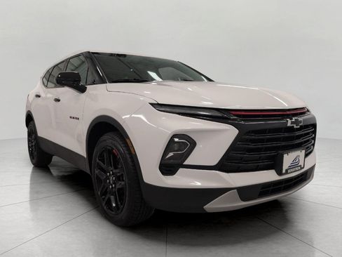 Used 2023 Chevrolet Blazer LT AWD/4WD image 1