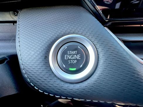 Used 2025 Chevrolet Equinox LT FWD image 15