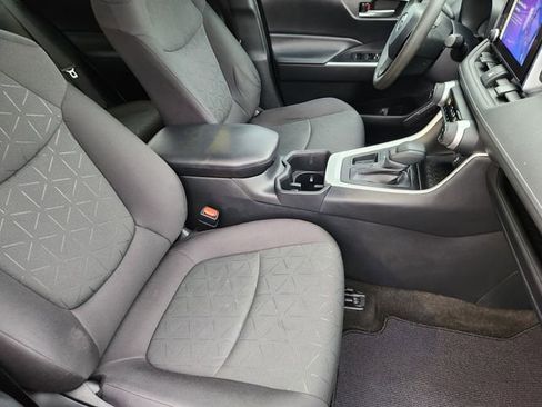 Used 2023 Toyota RAV4 XLE w/ Convenience Package FWD image 12
