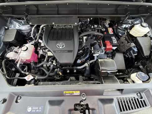 Used 2023 Toyota Highlander Limited image 18