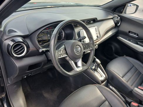 Used 2020 Nissan Kicks SR w/ SR Premium Package FWD image 8