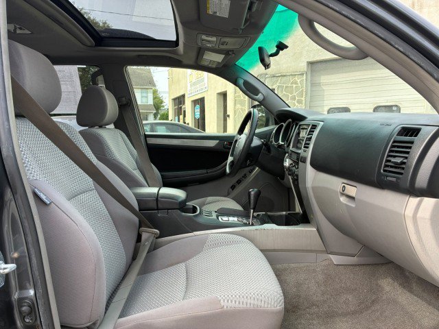 Used 2007 Toyota 4Runner SR5 AWD/4WD image 16