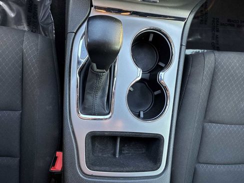 Used 2022 Jeep Grand Cherokee Laredo E AWD/4WD image 21