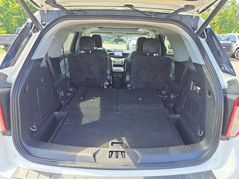 Certified 2023 Ford Explorer XLT w/ Equipment Group 202A AWD/4WD image 8