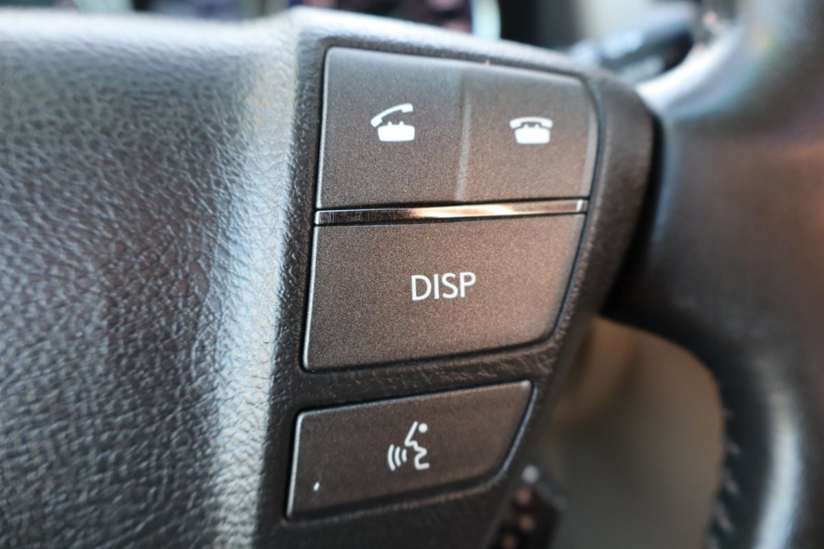 Used 2011 Lexus LX 570 4WD w/ Luxury Pkg image 31
