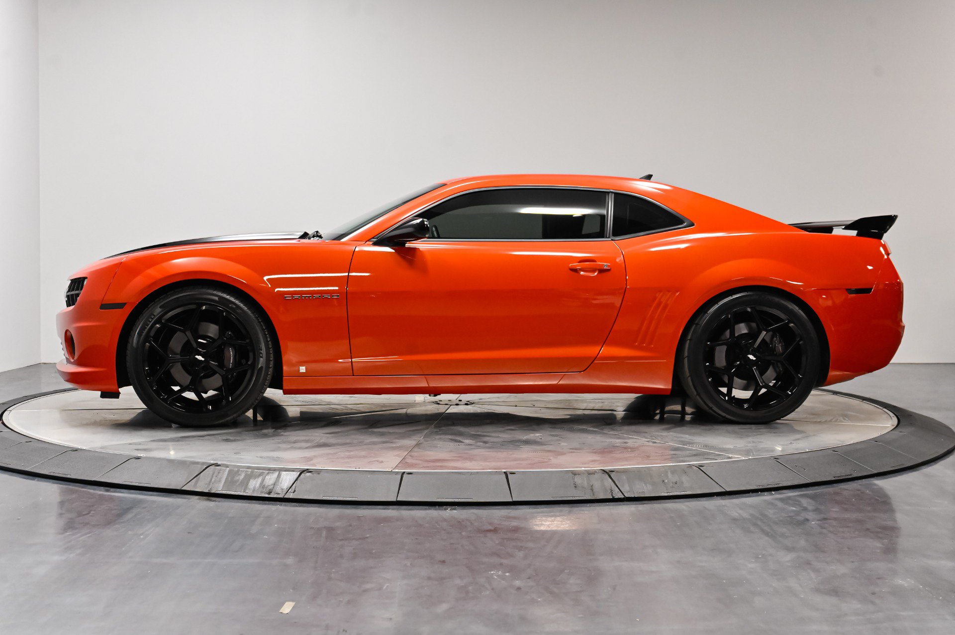 Used 2010 Chevrolet Camaro SS w/ RS Package RWD image 17