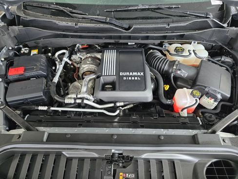 Used 2025 Chevrolet Silverado 1500 LT Trail Boss w/ Convenience Package II AWD/4WD image 9